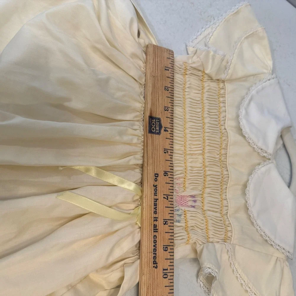 Vintage Smocked Dress Kids 4T Yellow Floral Embroidery Peter Pan Collar Lace